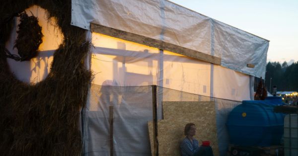 אוהל אחד, המון פתרונות: המדריך לבחירת אוהלי קונסטרוקציה שלא מאכזבים
