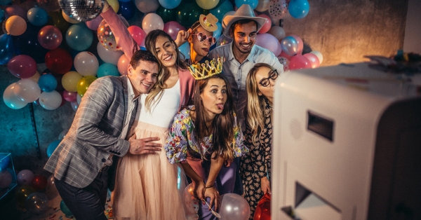 החיפוש אחר הוואו של הערב: כך בוחרים אטרקציה מקורית שבאמת מרימה